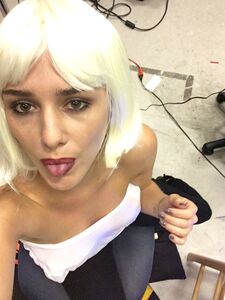 Super Cute Actress Addison Timlin Nude Leaks